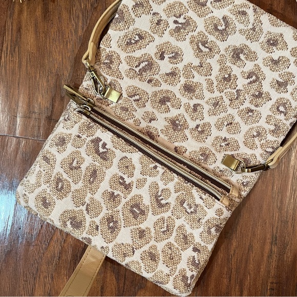 Anthropologie NWOT Crossbody Bag Woven Fabric Beige Sable Animal Graphic Clutch - Picture 3 of 9